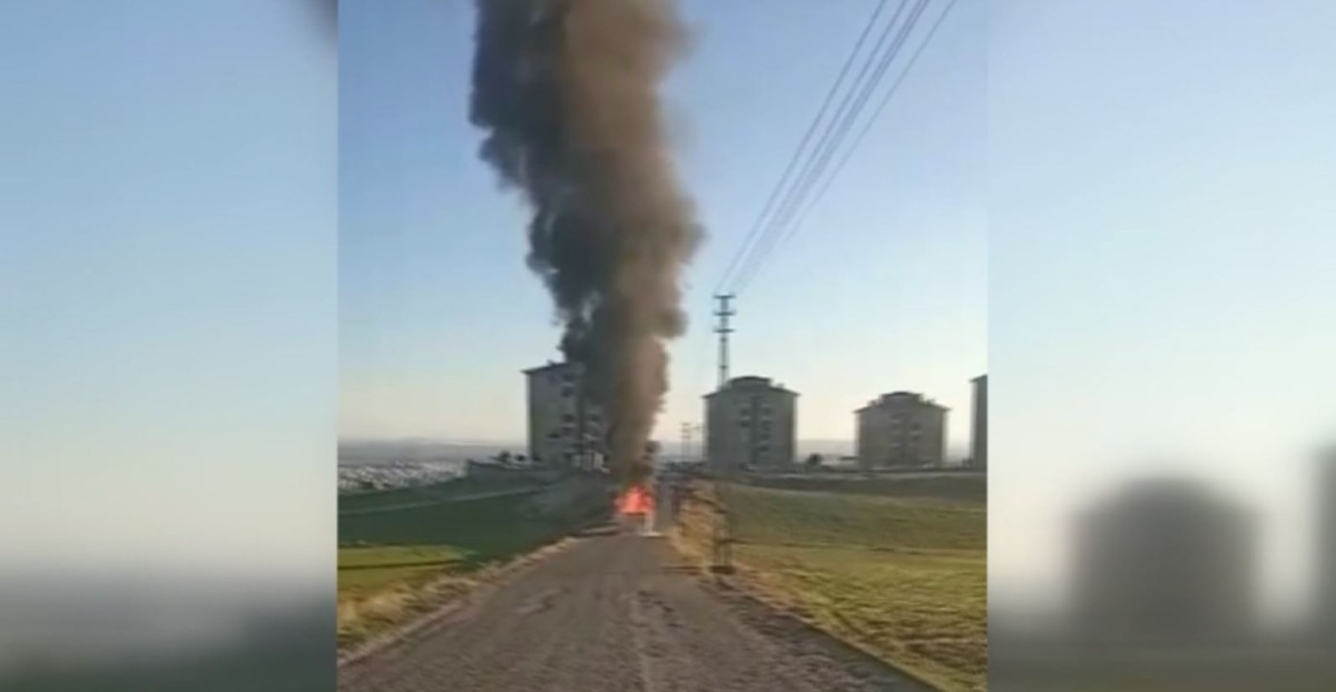 Yolcu dolu şehir içi minibüs alev alev yandı  - Videolu Haber